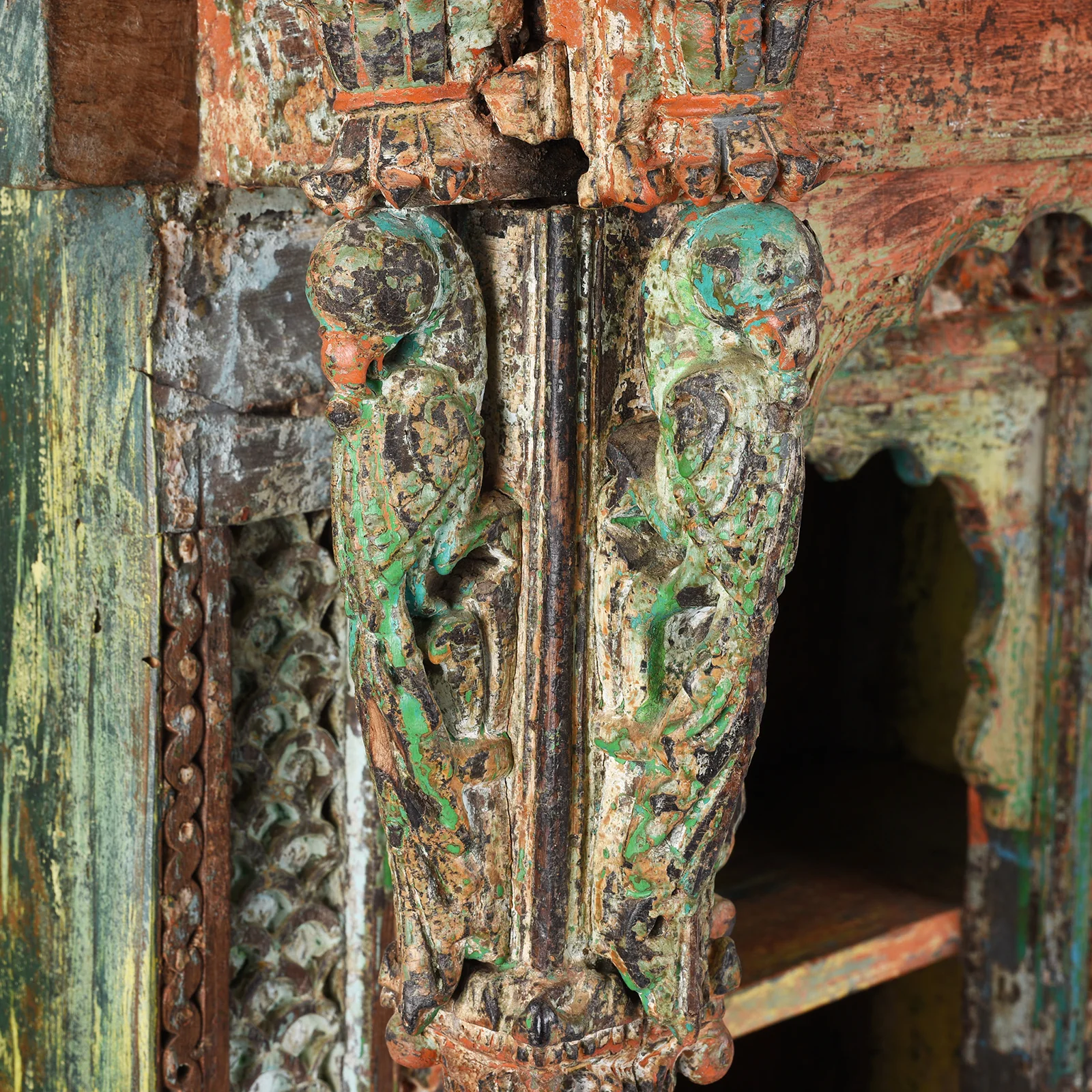 Painted Teak House Shrine From Gujarat - 19th Century - Image 9