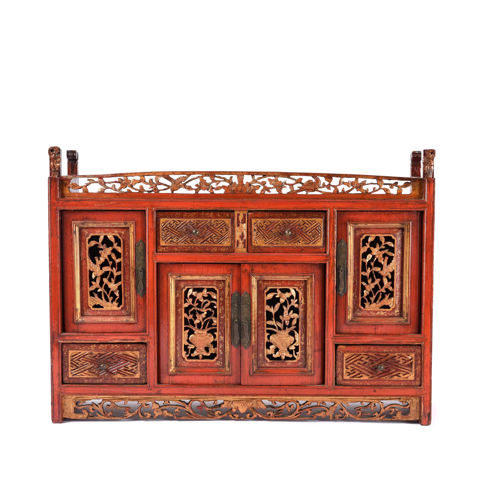 Gilt Lacquered Table Cabinet from Fujian Province - 19th Century