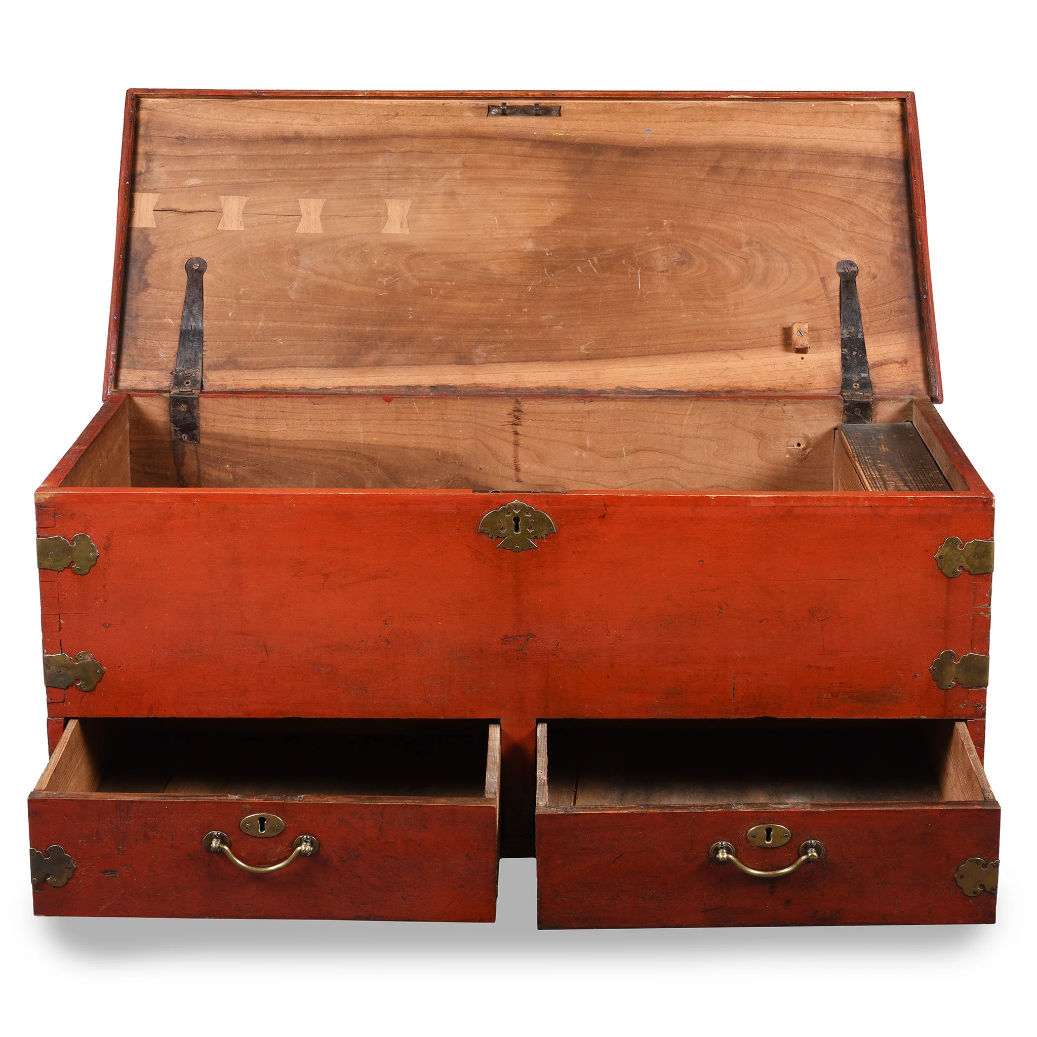 Red Lacquer Camphor Wood Chinese Chest - 18thC - Image 4
