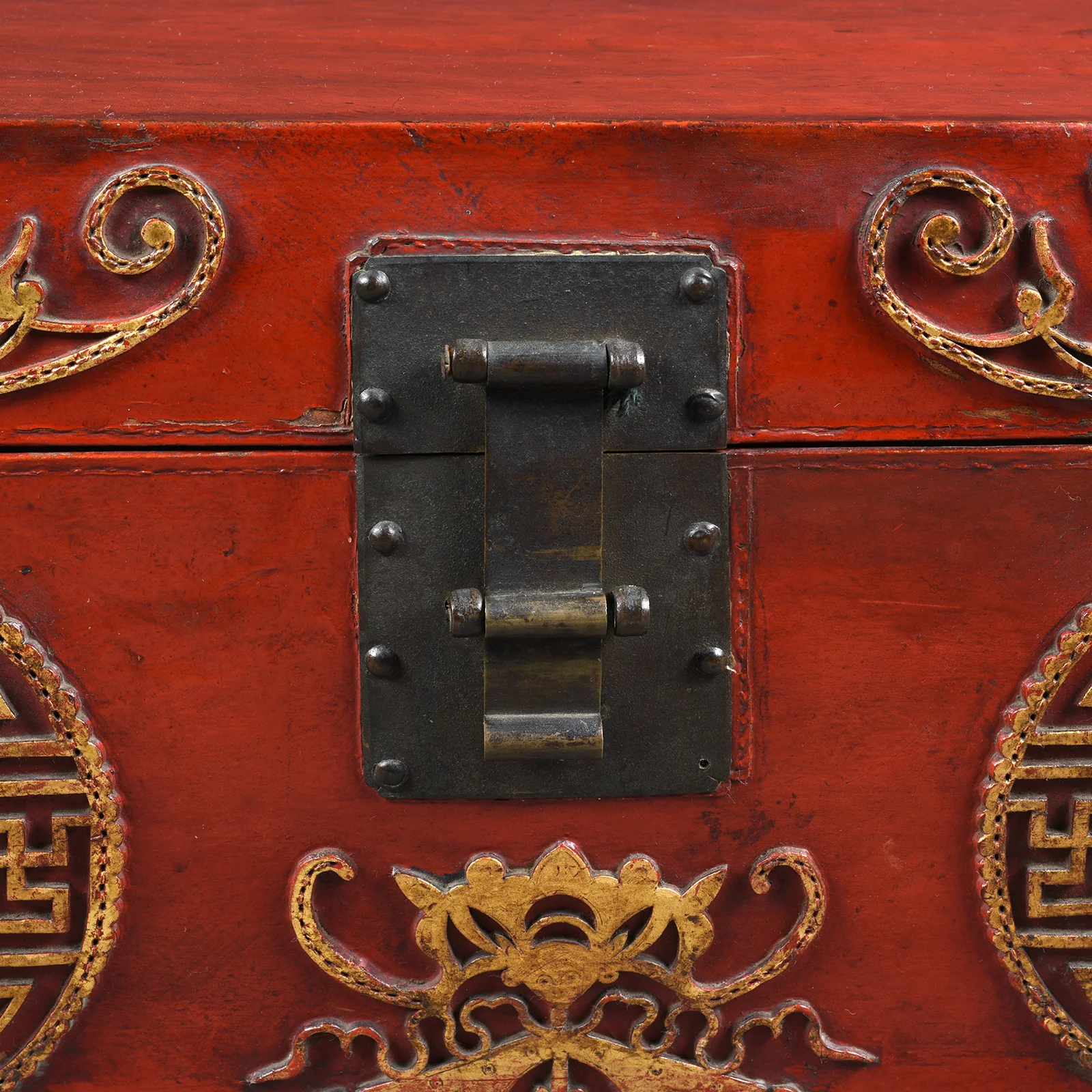 Red Leather Parcel Gilt Trunk from Shanghai - Late 19th Century - Image 5