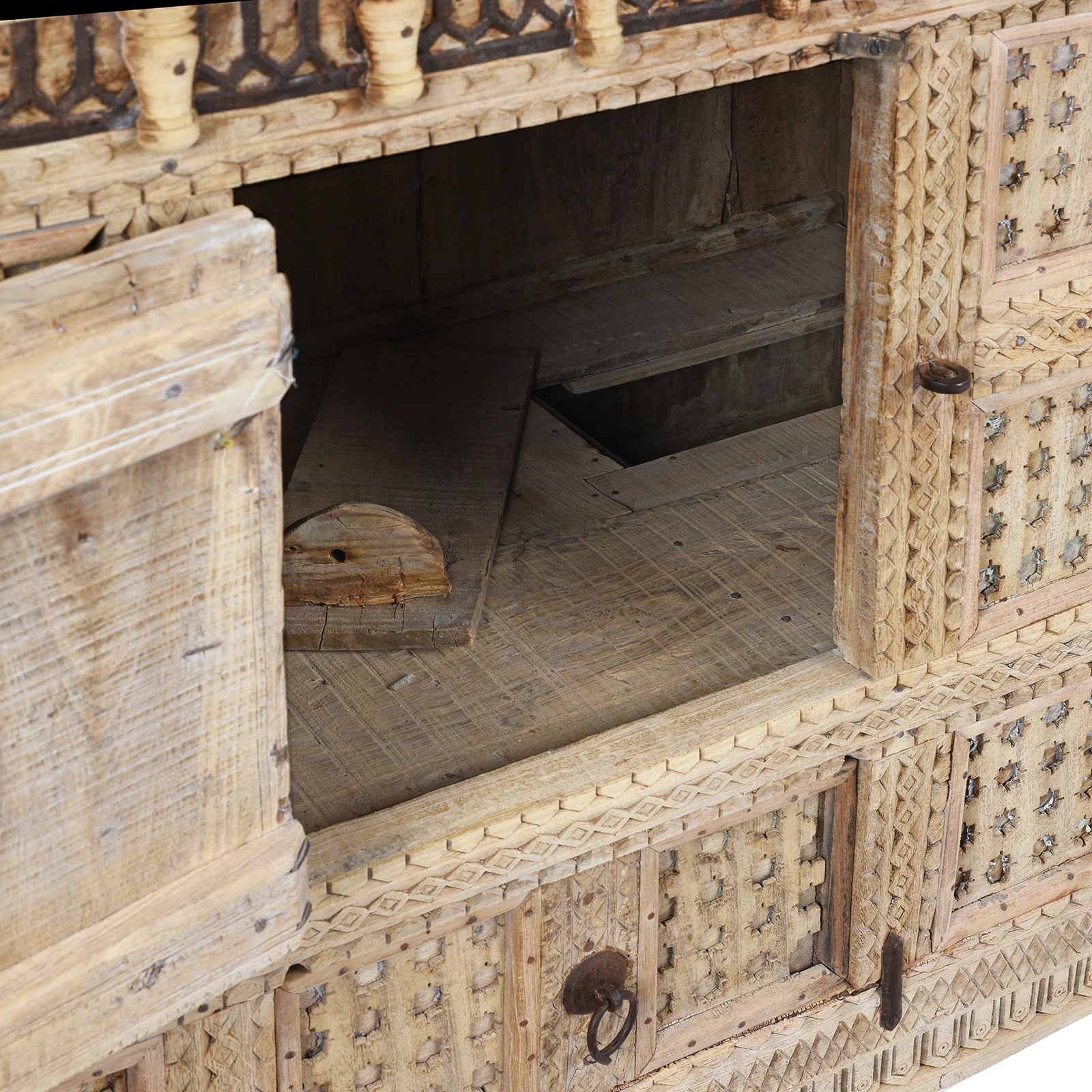 Rubari Damchiya Dowry Chest From Kutch - Ca 1920 - Image 9