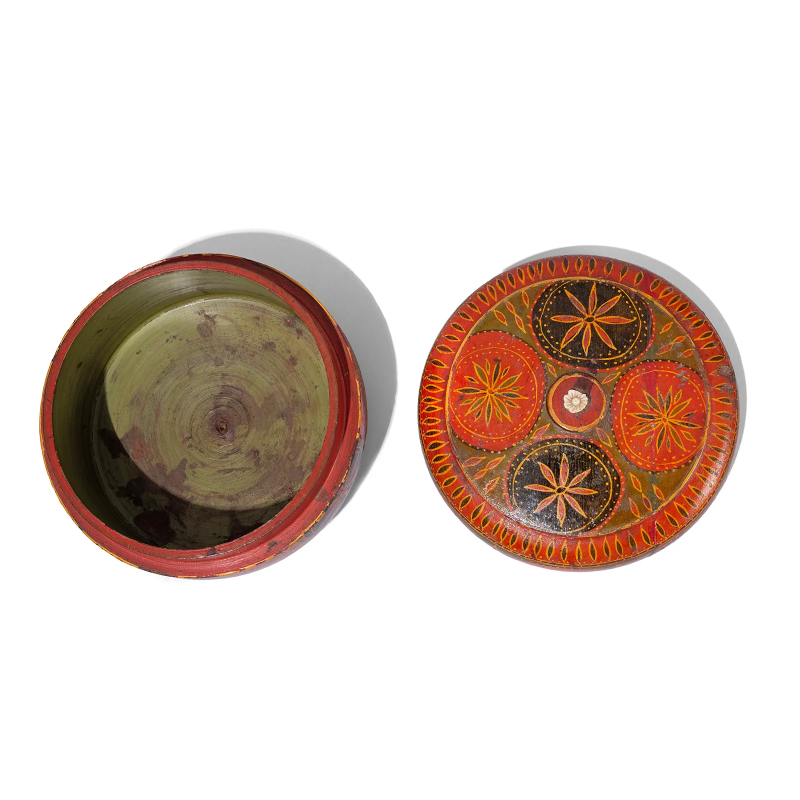 Scratchwork Lacquer Pot From Barmer - Late 19th Century - Image 4