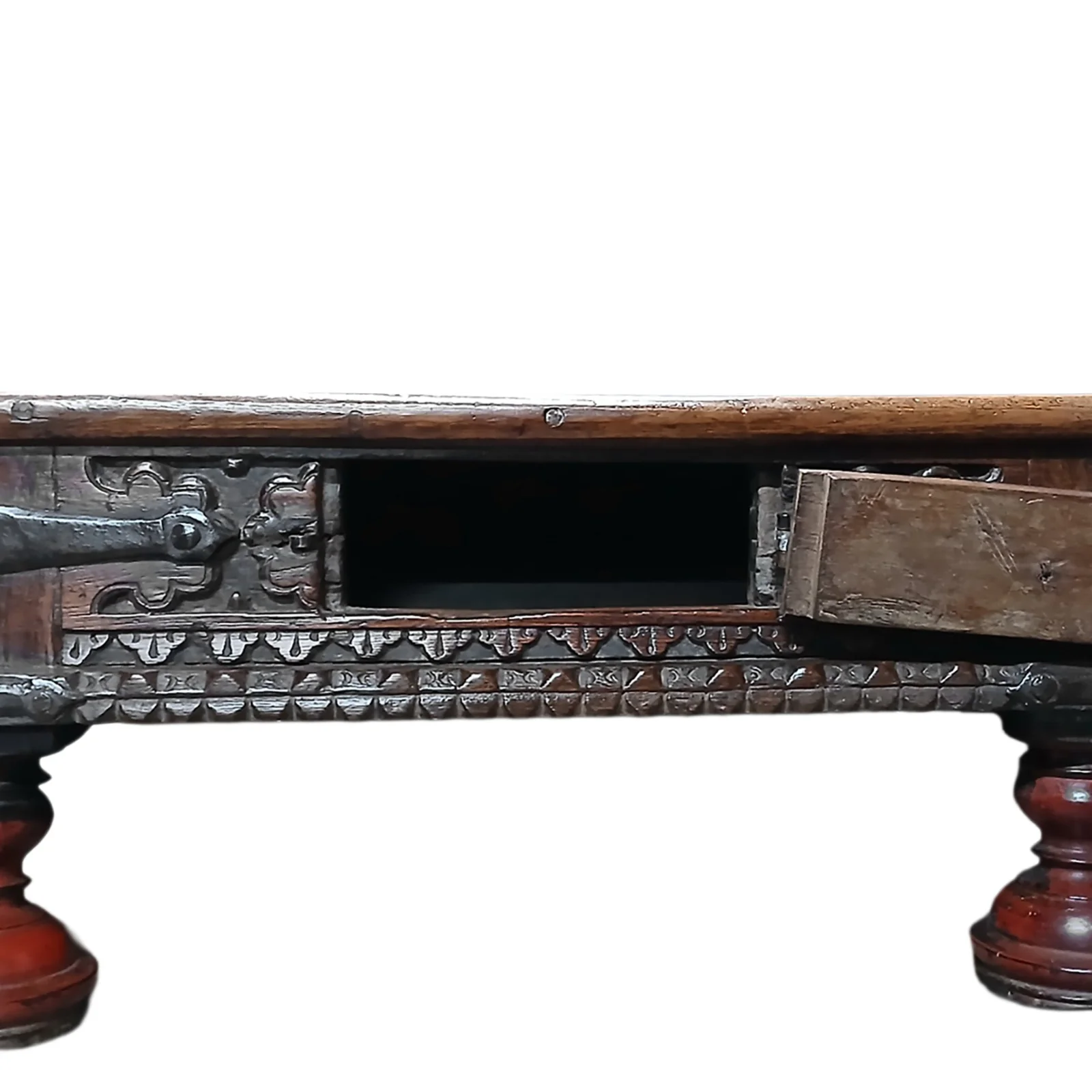 Antique Gujarati Takhat Coffee Table – 19th Century - Image 10