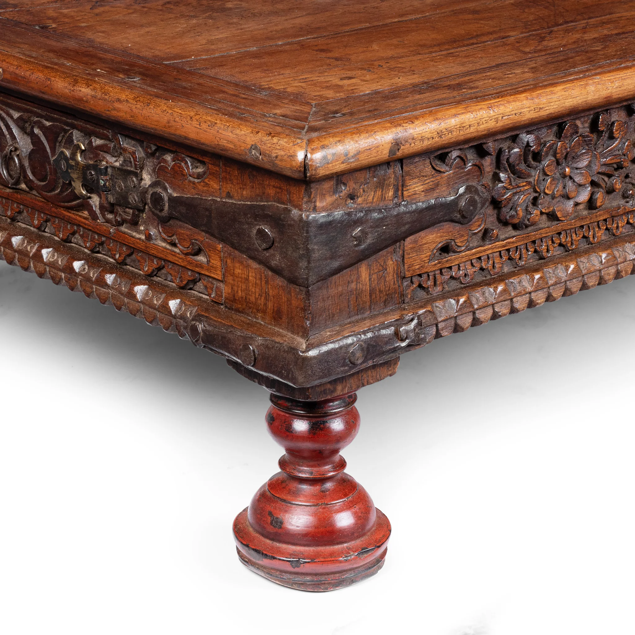 Antique Gujarati Takhat Coffee Table – 19th Century - Image 8