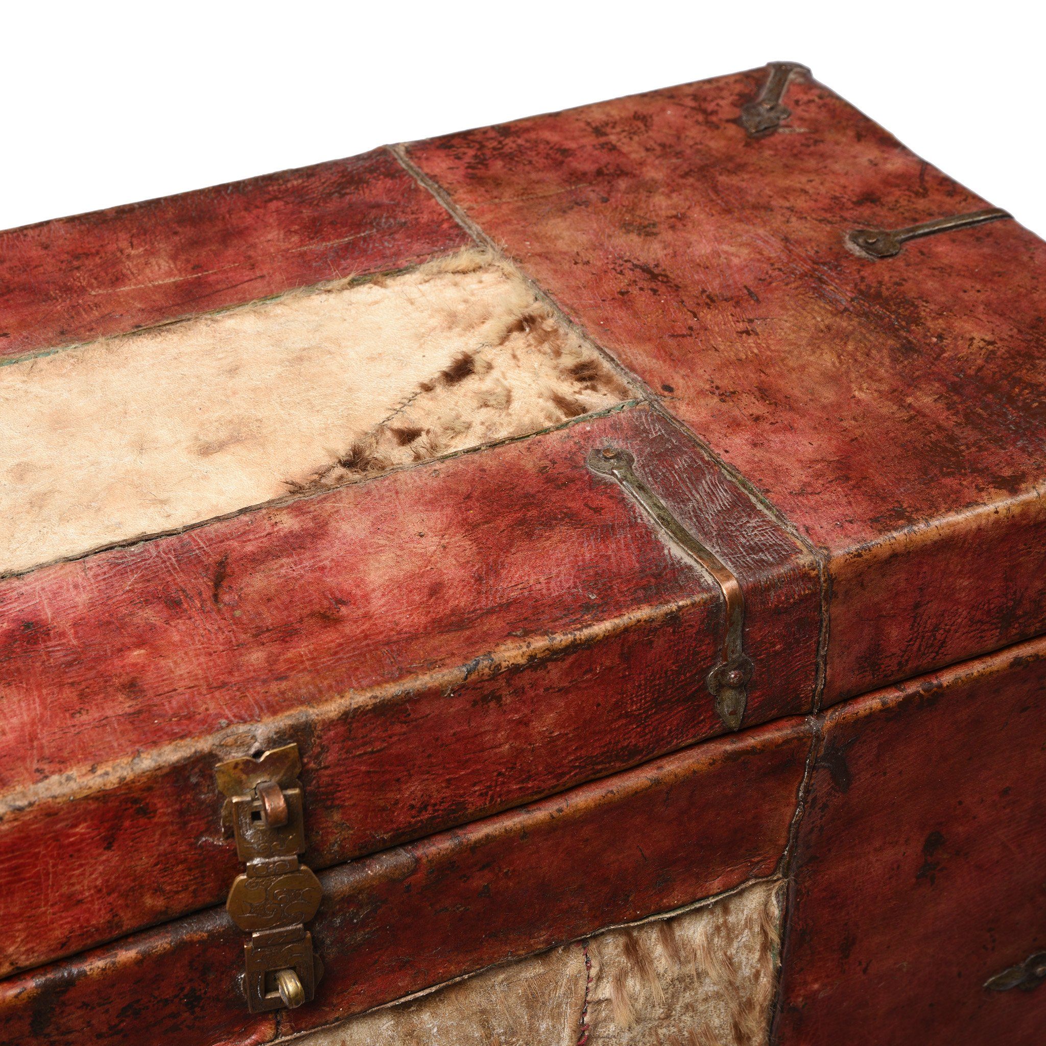 Tibetan Yak Leather Trunk from Tibet - 19thC - Image 2