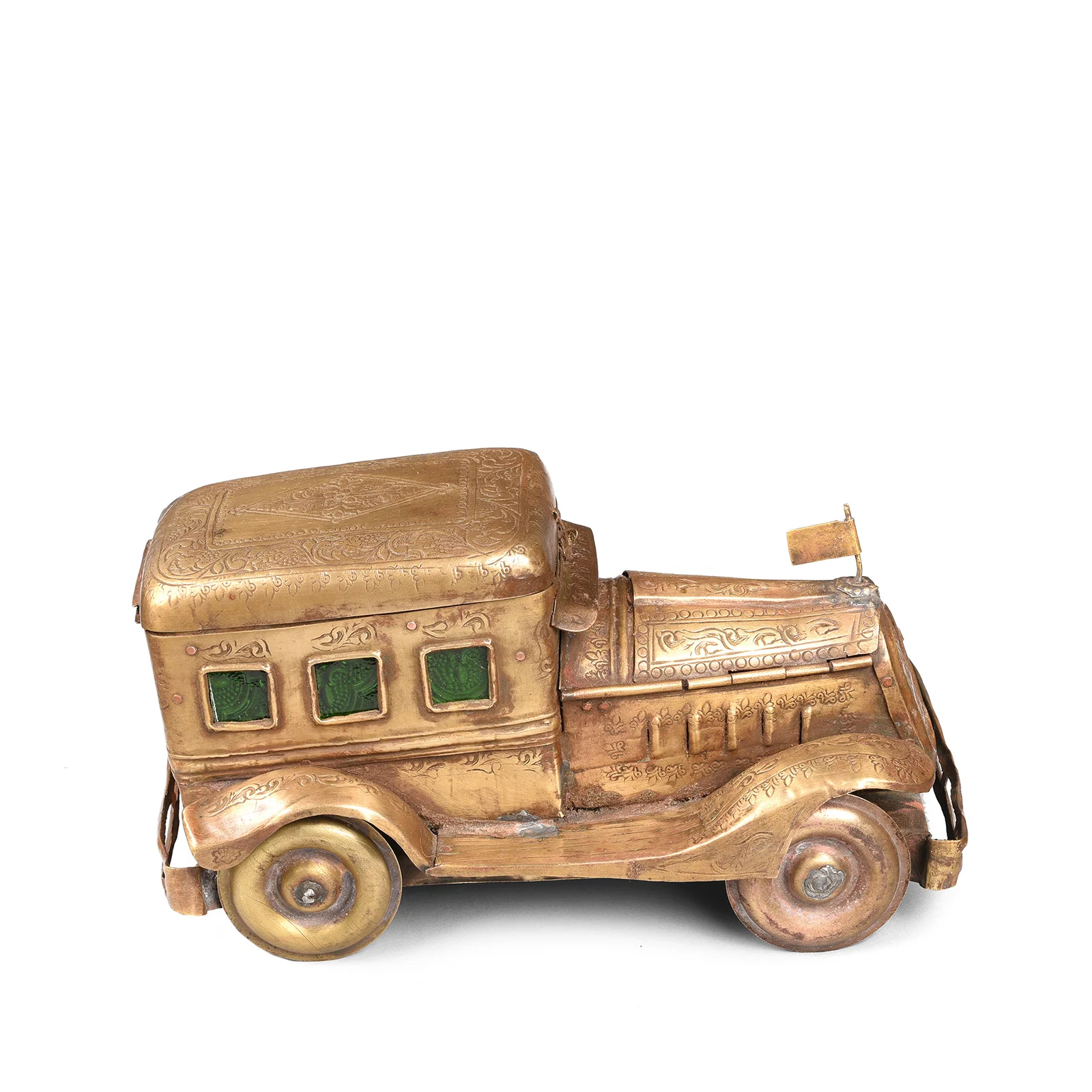 Vintage Brass Chevrolet Paan Box - Ca 1930 - Image 3