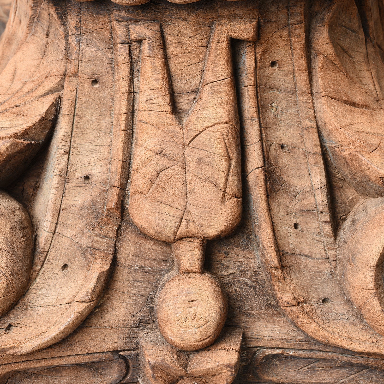 Carved Capital Candlestick From Gujarat - Late 19th Century - Image 5